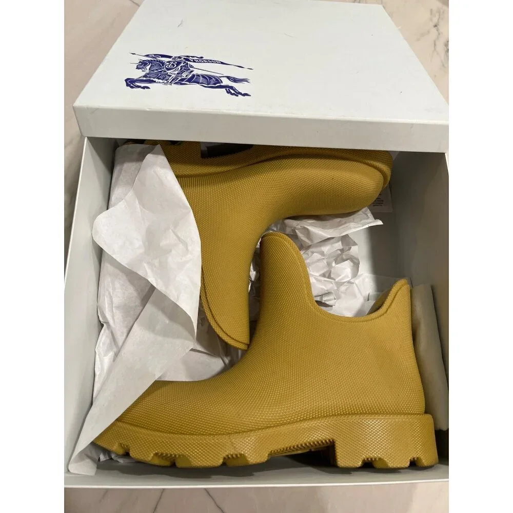 Burberry Ray Rain Boots in Manilla 44 New with Box Mens Marsh Ankle Shoe